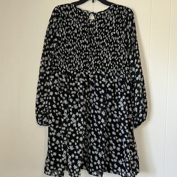 Asos Women's Size 6 Black Flowered Smocked Maxi Key Hole in Back -Dress w/lining - Picture 2 of 11